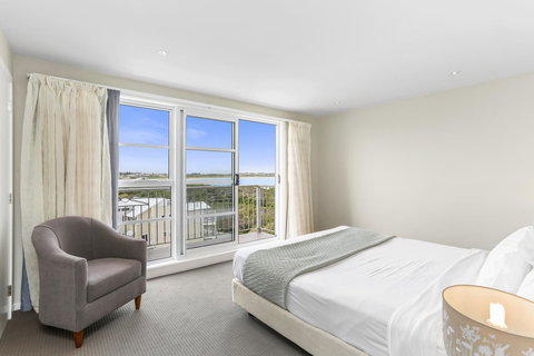 Deep Blue Hotel & Hot Springs - Hervey Bay Accommodation 26