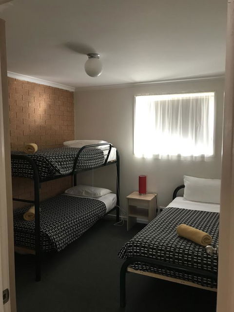Beachcomber Motel & Apartments - Tourism Hervey Bay 10