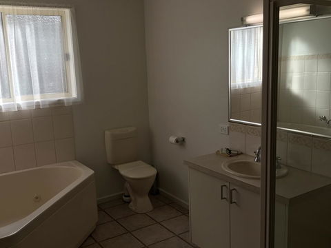 Beachcomber Motel & Apartments - Tourism Hervey Bay 9