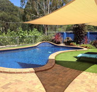Snow View Holiday Units - Tourism Hervey Bay