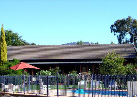 Greenvale Holiday Units - Hervey Bay Accommodation 16