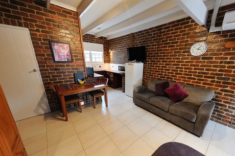 Greenvale Holiday Units - Hervey Bay Accommodation 7