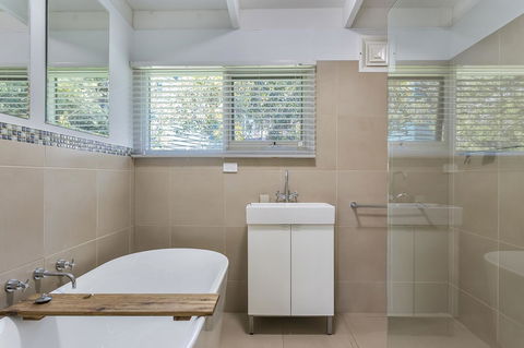 Blairgowrie Bella - Light Filled Home With Great Deck - Hervey Bay Accommodation 9