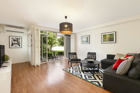 Melbourne Luxury Paradise - Tourism Hervey Bay 2