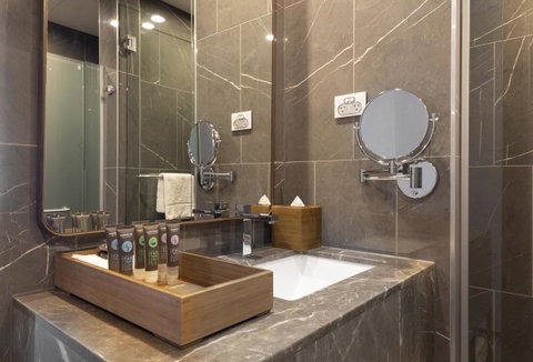 Novotel Melbourne Central - Hervey Bay Accommodation 5