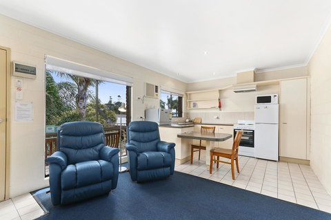 Allambi Holiday Apartments - Hervey Bay Accommodation 9