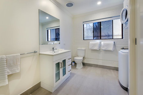 Allambi Holiday Apartments - Hervey Bay Accommodation 35