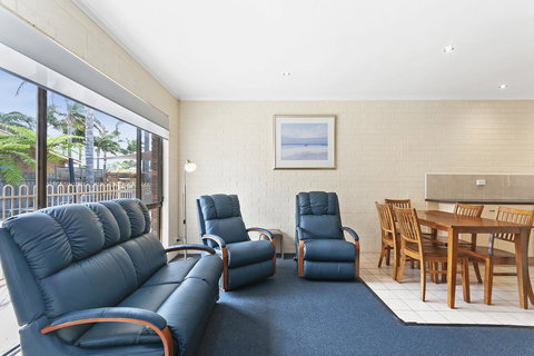 Allambi Holiday Apartments - Hervey Bay Accommodation 3
