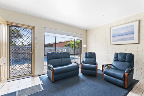 Allambi Holiday Apartments - Hervey Bay Accommodation 13
