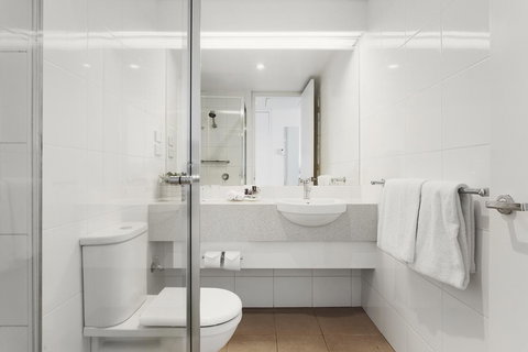 Mercure Melbourne Albert Park - Hervey Bay Accommodation 12