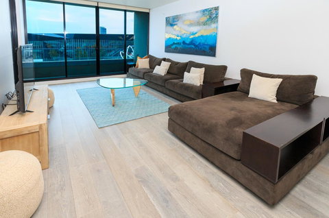 Waterfront Melbourne Apartments - Hervey Bay Accommodation 13