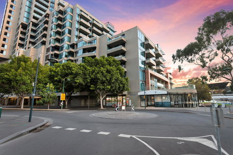 Waterfront Melbourne Apartments - Hervey Bay Accommodation 21