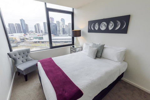 Waterfront Melbourne Apartments - Hervey Bay Accommodation 23