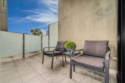 Waterfront Melbourne Apartments - Hervey Bay Accommodation 30