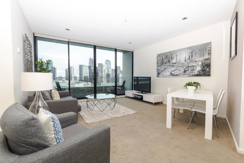 Waterfront Melbourne Apartments - Hervey Bay Accommodation 14