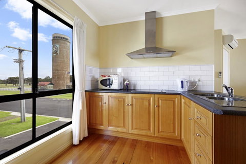 Clifftop Apartments Portland Vic - Tourism Hervey Bay 10