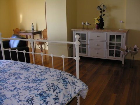 Clifftop Apartments Portland Vic - Tourism Hervey Bay 9