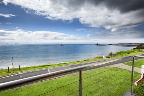 Clifftop Apartments Portland Vic - Tourism Hervey Bay 12