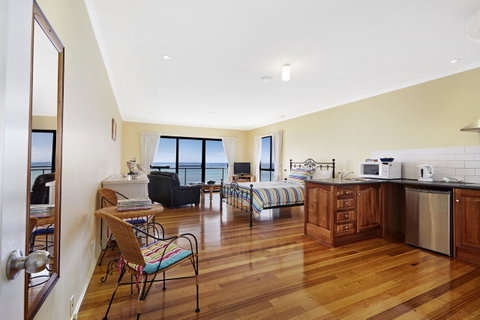 Clifftop Apartments Portland Vic - Tourism Hervey Bay 2