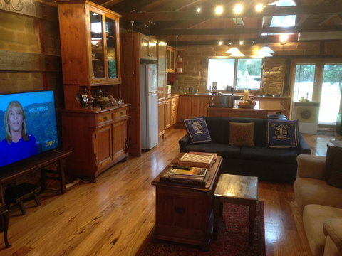 Mud Hollow Barn - Tourism Hervey Bay 13