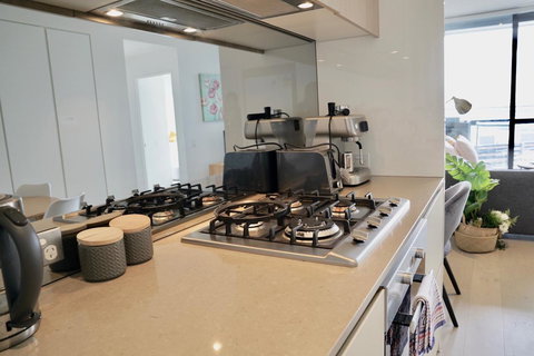 Pride Docklands Waterfront Apartment City View - Hervey Bay Accommodation 22