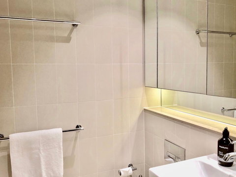 Pride Docklands Waterfront Apartment City View - Hervey Bay Accommodation 34