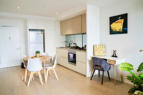 Pride Docklands Waterfront Apartment City View - Hervey Bay Accommodation 13