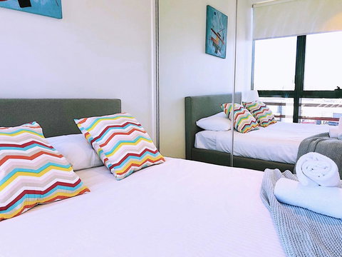 Pride Docklands Waterfront Apartment City View - Hervey Bay Accommodation 8