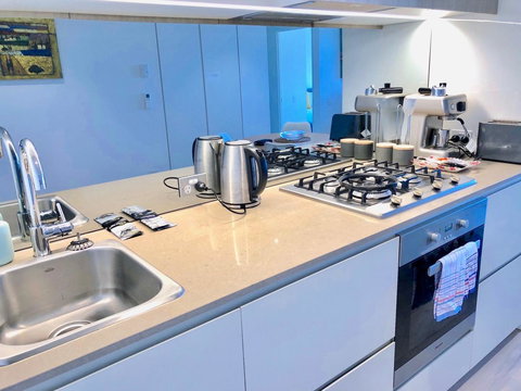 Pride Docklands Waterfront Apartment City View - Hervey Bay Accommodation 28