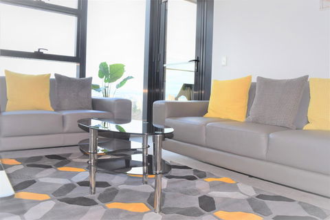 Executive Stay Little Collins Street - Tourism Hervey Bay 8