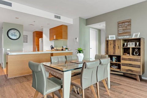 Docklands Private Collection - NEWQUAY - Hervey Bay Accommodation 1