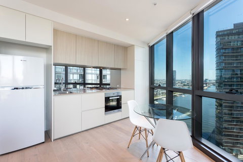 Wyndel Apartments - Riverside On Collins - Hervey Bay Accommodation 1