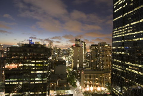 Oaks Melbourne On Lonsdale Suites - Tourism Hervey Bay 13