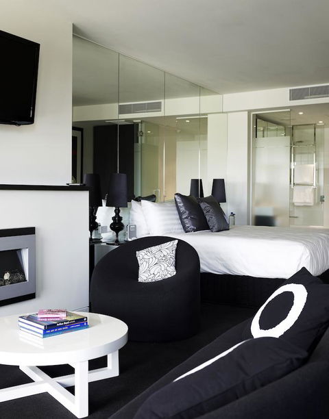 The Cullen Melbourne - Art Series - Hervey Bay Accommodation 26