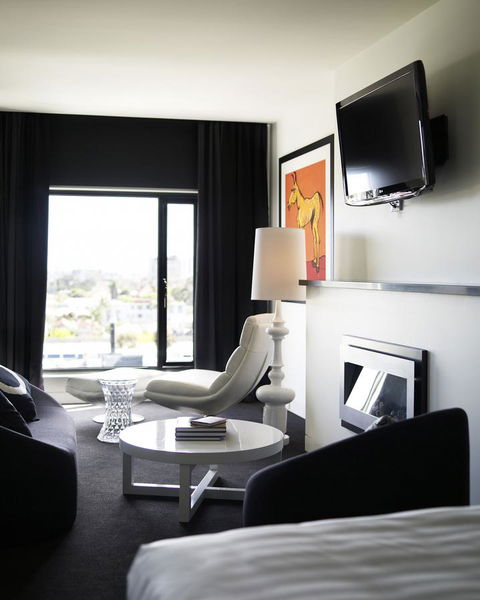 The Cullen Melbourne - Art Series - Hervey Bay Accommodation 13