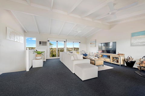 Beachside House - Tourism Hervey Bay 1