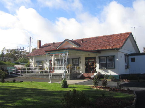 The Highlander Motel - 24HR Check In - Hervey Bay Accommodation 9