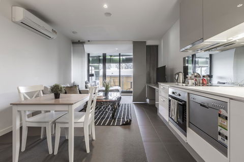 Rose Lane Serviced Apartment - Tourism Hervey Bay 14