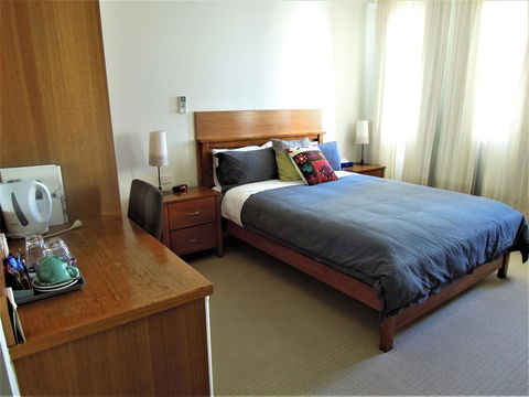 Plough Hotel - Hervey Bay Accommodation 4