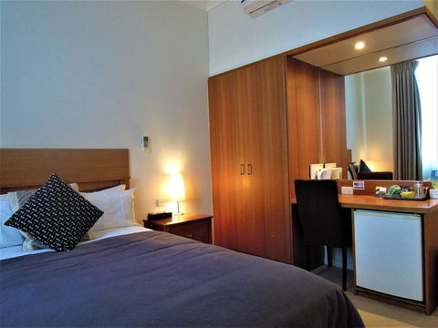 Plough Hotel - Hervey Bay Accommodation 7