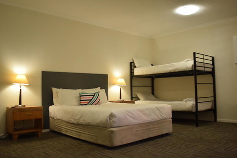 CROWN CENTRAL BUSINESS DISTRICT MOTEL - NO UNDER 18s - Hervey Bay Accommodation 40