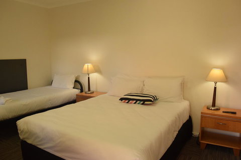 CROWN CENTRAL BUSINESS DISTRICT MOTEL - NO UNDER 18s - Hervey Bay Accommodation 37