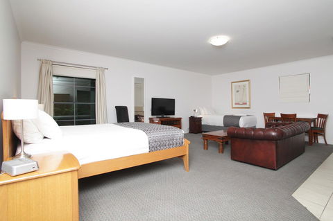 Quality Inn & Suites The Menzies - Hervey Bay Accommodation 9