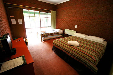 The Harrietville Snowline Hotel - Tourism Hervey Bay 7