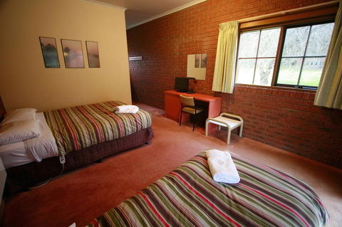 The Harrietville Snowline Hotel - Tourism Hervey Bay 2