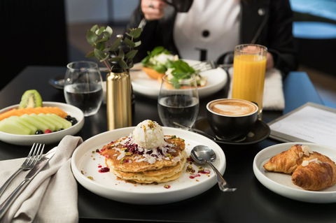 The Victoria Hotel - Tourism Hervey Bay 4