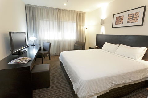 Causeway 353 Hotel - Tourism Hervey Bay 0