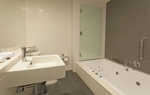 Causeway 353 Hotel - Tourism Hervey Bay 29