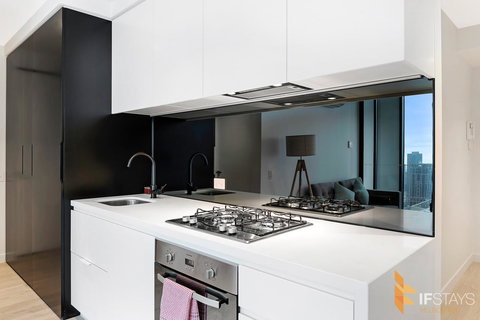 IFSuites (IFSTAYS) Light House Victoria One Apartment - Hervey Bay Accommodation 1