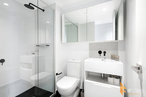 IFSuites (IFSTAYS) Light House Victoria One Apartment - Hervey Bay Accommodation 5